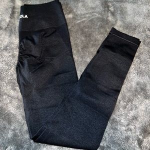 AUROLA seamless butt scrunch black original logo